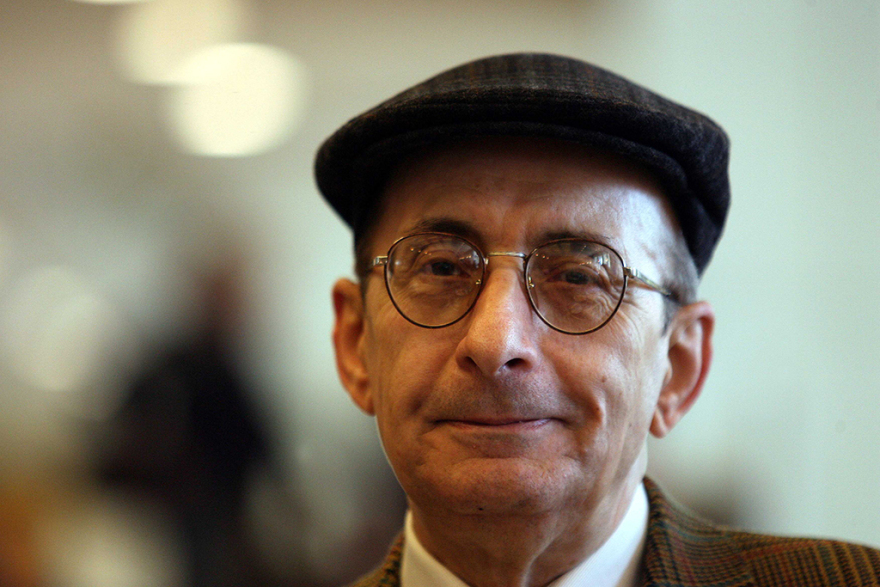 Πανελλήνια θλίψη για την απώλεια του Μάνου Ελευθερίου - Η τελευταία του «εξομολόγηση» στο ΘΕΜΑ 104,6