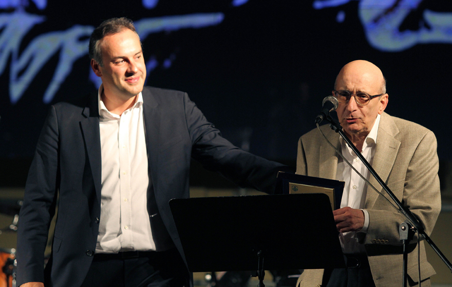 Πανελλήνια θλίψη για την απώλεια του Μάνου Ελευθερίου - Η τελευταία του «εξομολόγηση» στο ΘΕΜΑ 104,6