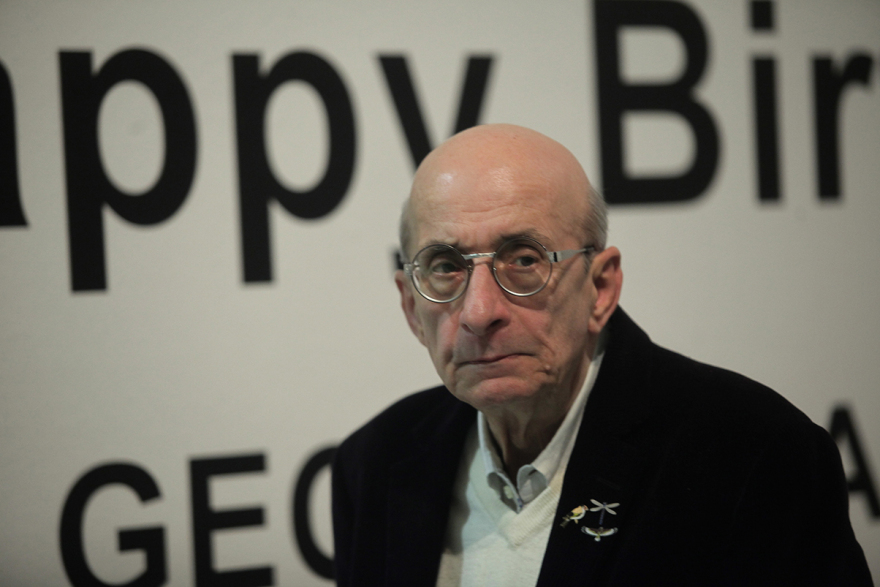 Πανελλήνια θλίψη για την απώλεια του Μάνου Ελευθερίου - Η τελευταία του «εξομολόγηση» στο ΘΕΜΑ 104,6