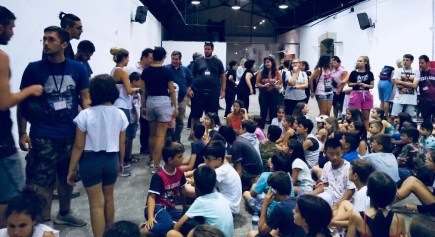 Φωτιά στην Αττική: Στην Τεχνόπολη και τα 300 παιδιά της κατασκήνωσης του Δήμου Αθηναίων από τον Άγιο Ανδρέα