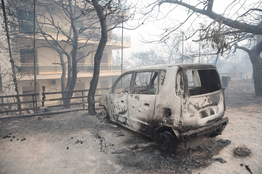 Κινέτα: Κόλαση φωτιάς - Εκκενώθηκαν τρεις οικισμοί