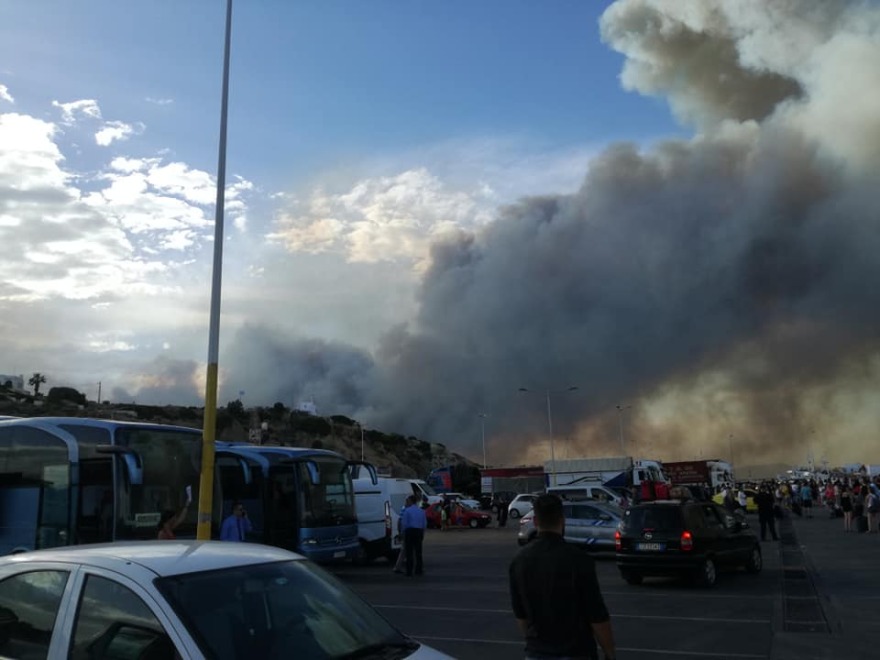 Δήμαρχος Ραφήνας - Πικερμίου: Κάηκαν πάνω από 200 σπίτια - Φοβάμαι για νεκρούς