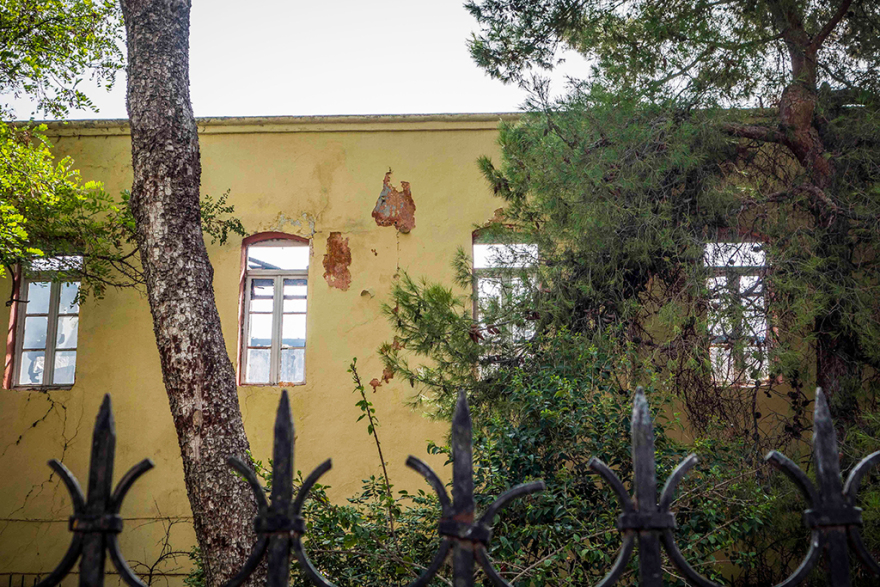 Φωτογραφίες από το Πολεμικό Μουσείο Χανίων: Στάχτη ένα από τα ιστορικότερα κτήρια 