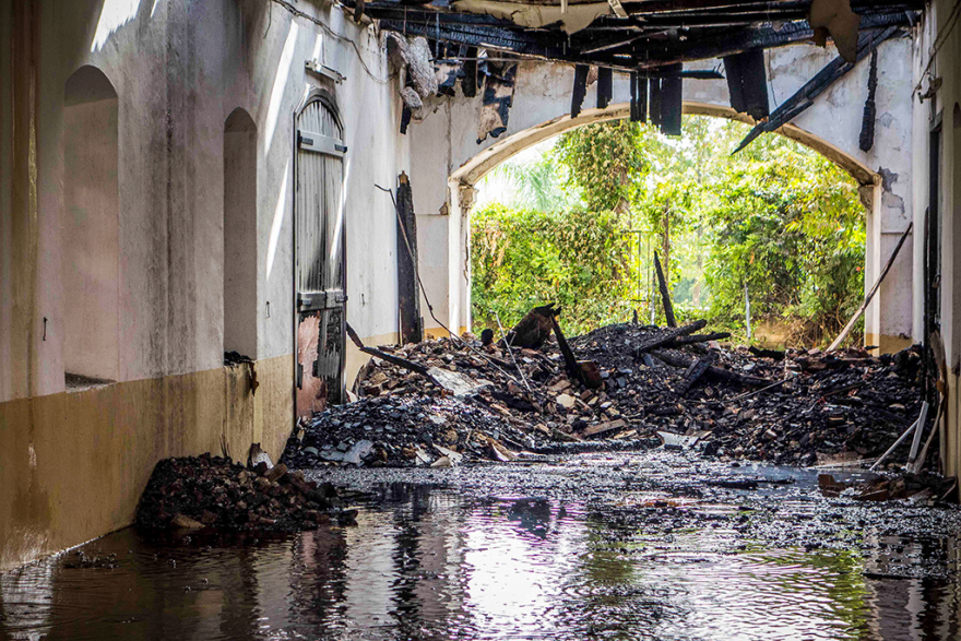 Φωτογραφίες από το Πολεμικό Μουσείο Χανίων: Στάχτη ένα από τα ιστορικότερα κτήρια 