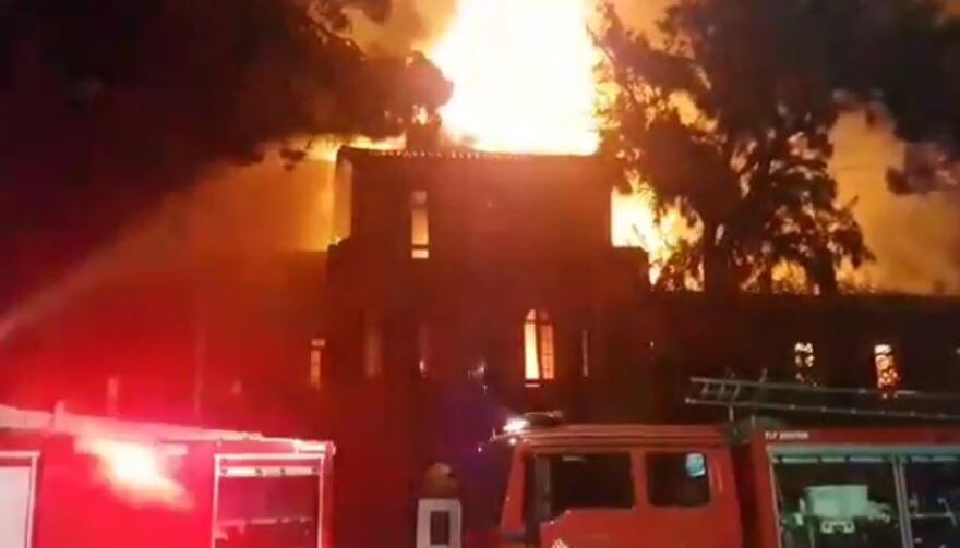 Χανιά: Πυρκαγιά κατέστρεψε ολοσχερώς το Πολεμικό Μουσείο