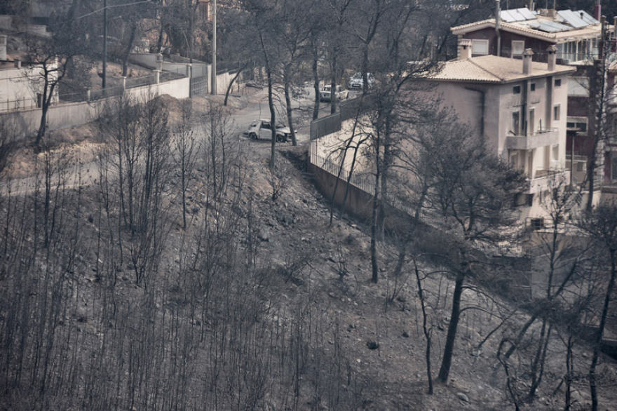 Εικόνα Αποκάλυψης: Κάηκαν αγκαλιά με τα παιδιά τους στην Αργυρή Ακτή