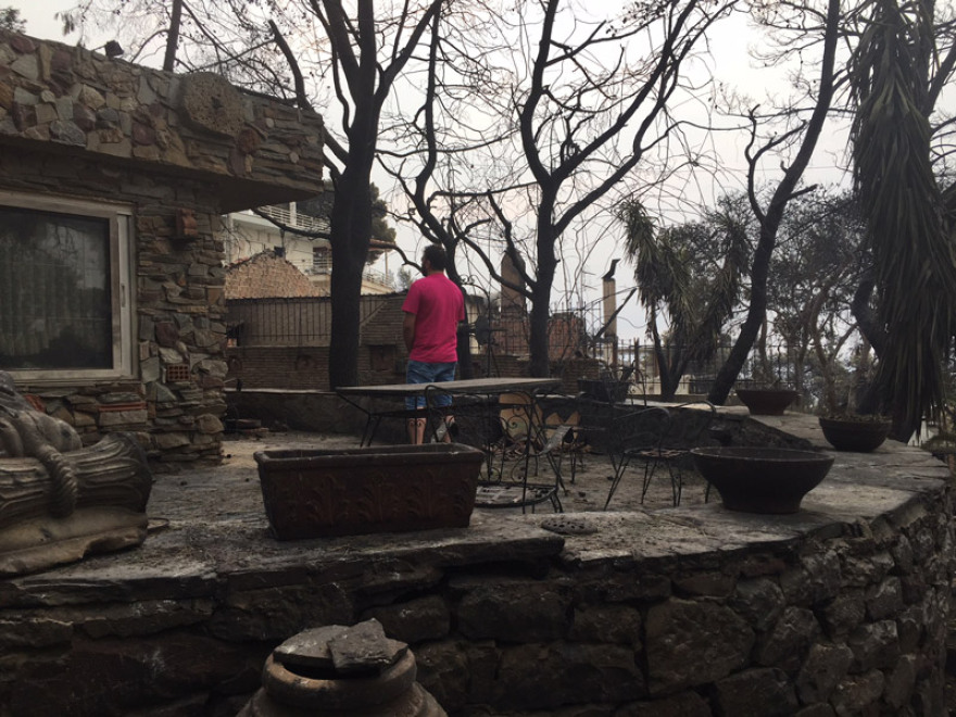 Φωτιά στην Κινέτα: Εικόνες βιβλικής καταστροφής και συγκλονιστικές μαρτυρίες για τον πύρινο εφιάλτη