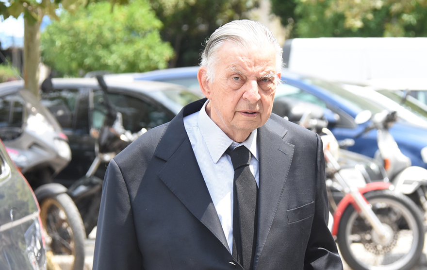 Το τελευταίο αντίο στον Μάνο Ελευθερίου