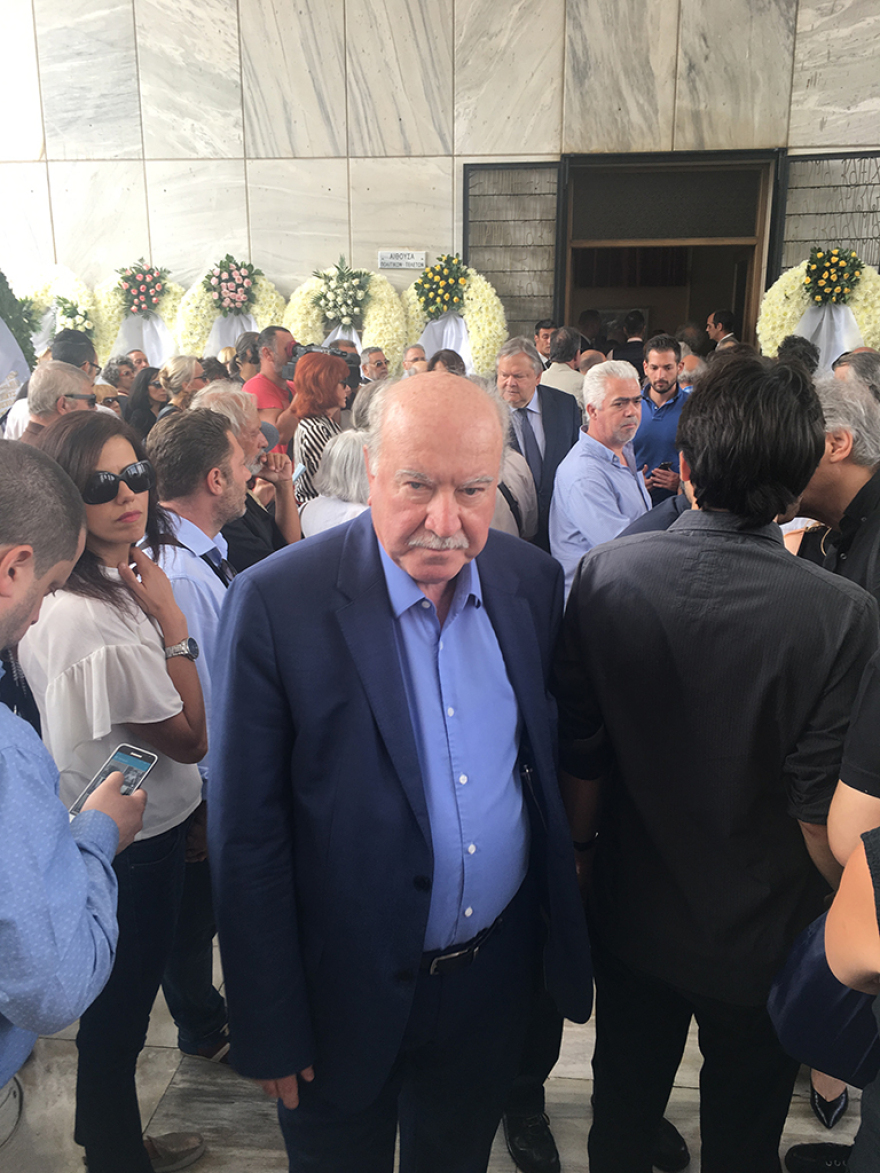 Το τελευταίο αντίο στον Μάνο Ελευθερίου