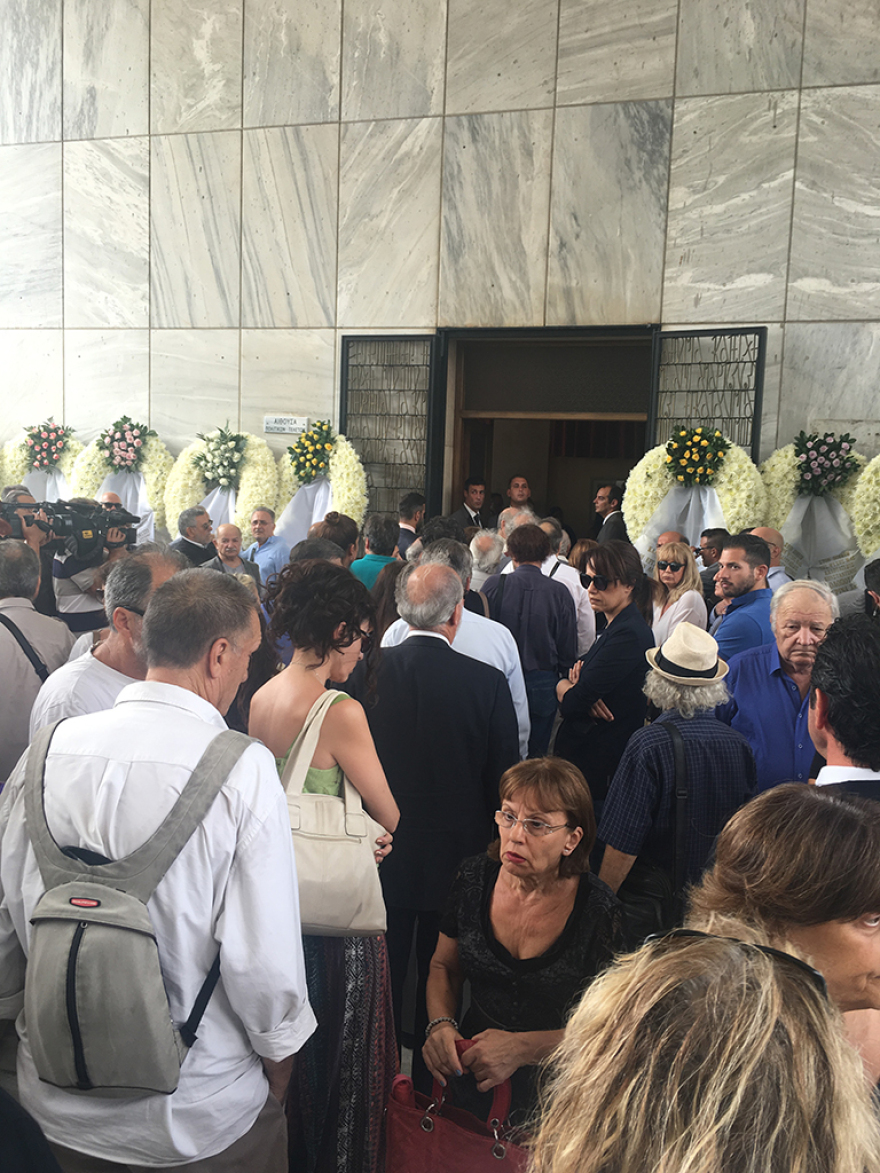 Το τελευταίο αντίο στον Μάνο Ελευθερίου