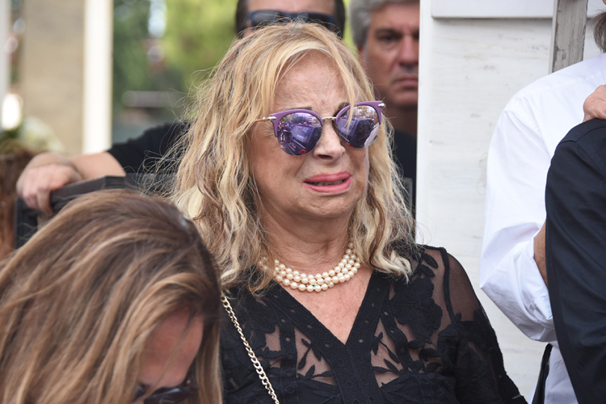 Το τελευταίο αντίο στον Μάνο Ελευθερίου