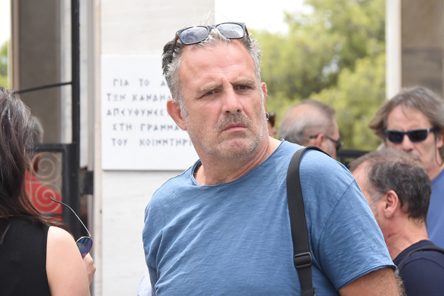 Το τελευταίο αντίο στον Μάνο Ελευθερίου