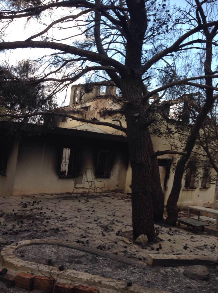 Νέος Βουτζάς: Εικόνες σοκ από το Λύρειο Ίδρυμα που έκαναν στάχτη οι φλόγες