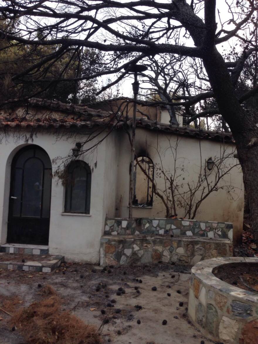 Νέος Βουτζάς: Εικόνες σοκ από το Λύρειο Ίδρυμα που έκαναν στάχτη οι φλόγες