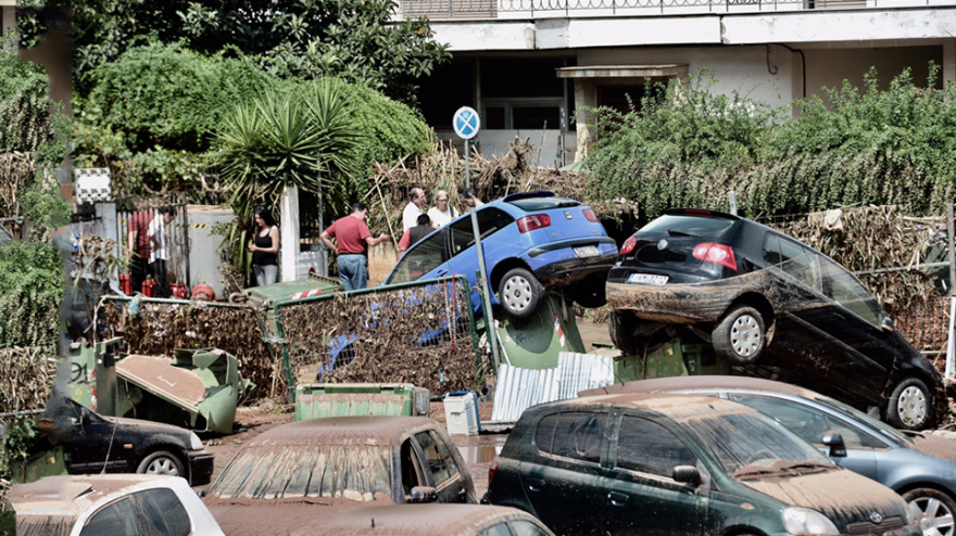 Βίντεο και φωτογραφίες: «Πνίγηκαν» τα βόρεια προάστια από τη σφοδρή κακοκαιρία