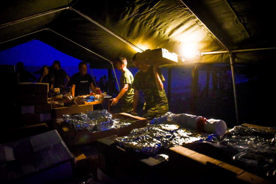 Φωτογραφίες: Στάχτες και αποκαΐδια... Οδοιπορικό στον τόπο της τραγωδίας λίγο πριν πέσει το σκοτάδι