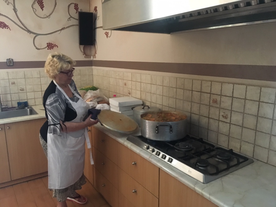 Η ενορία της Αναλήψεως Ραφήνας κοντά τους πληγέντες  