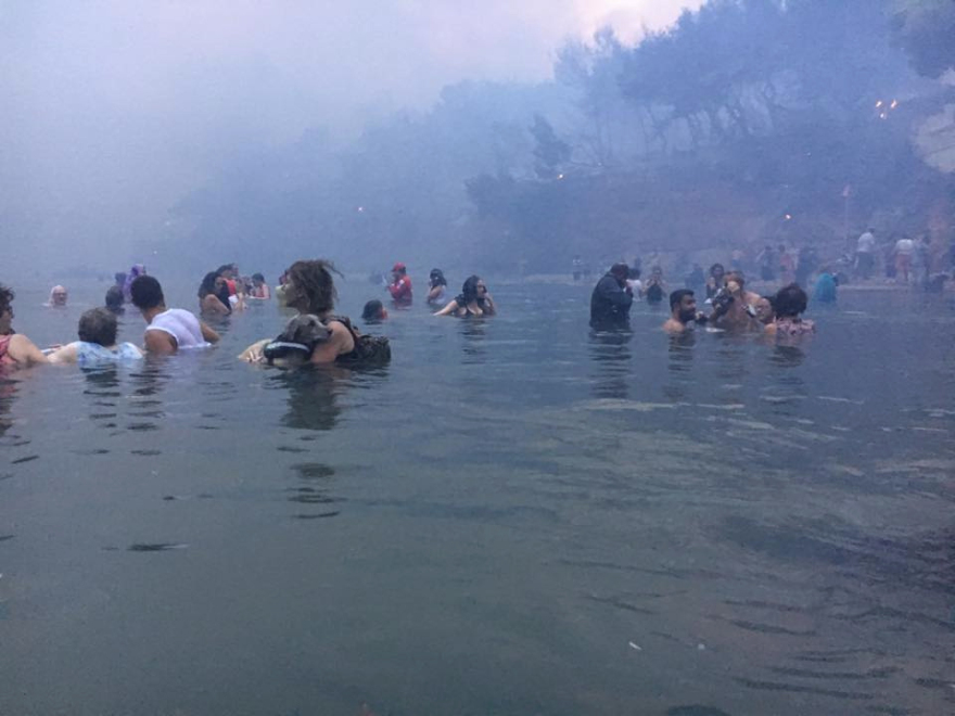 Φωτογραφίες και βίντεο: Η πιο ρεαλιστική αποτύπωση του ολέθρου από τη φωτιά στο Μάτι 