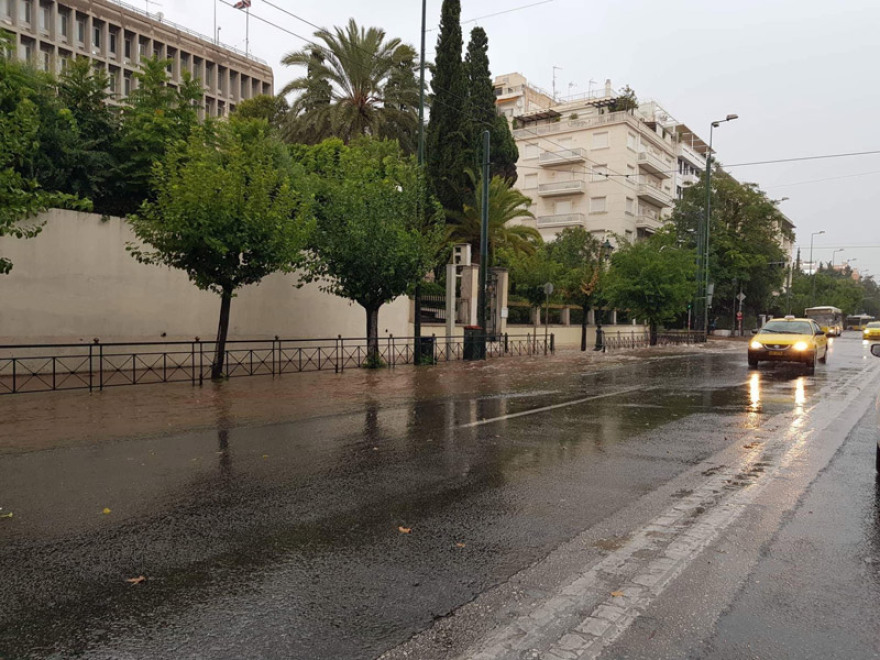 Ισχυρή καταιγίδα «χτύπησε» και πάλι  την Αττική