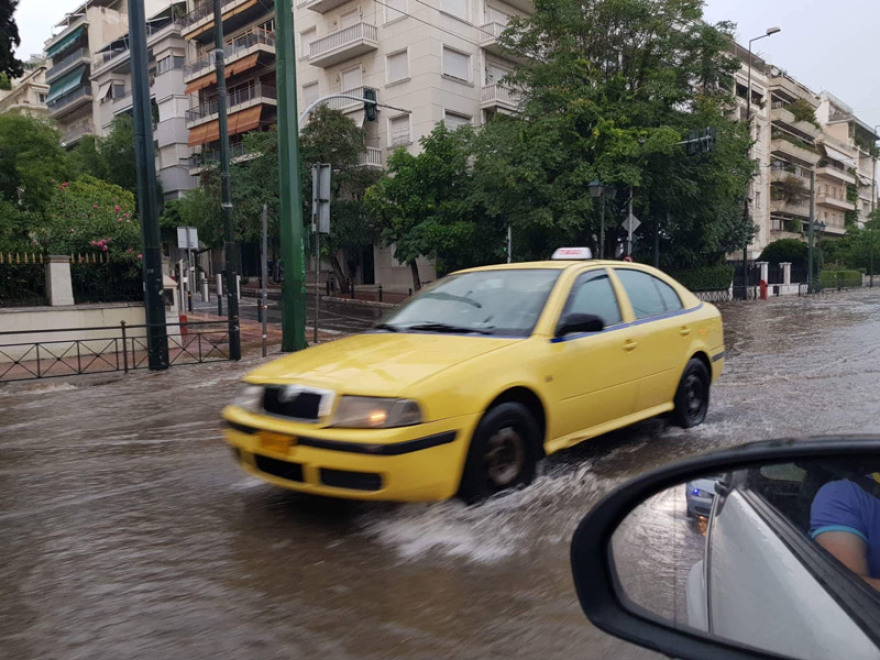 Ισχυρή καταιγίδα «χτύπησε» και πάλι  την Αττική