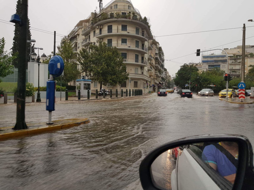 Ισχυρή καταιγίδα «χτύπησε» και πάλι  την Αττική