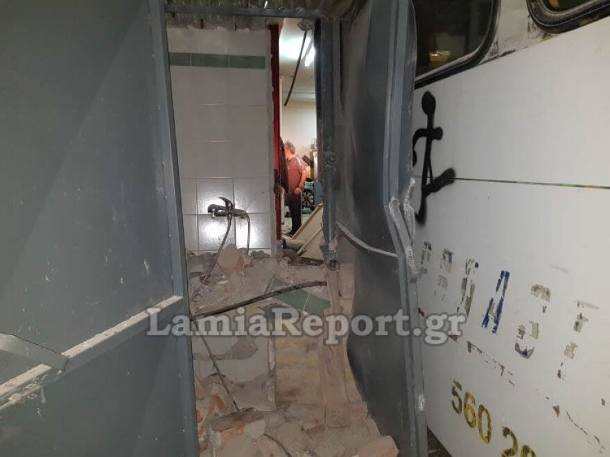Βίντεο - φωτογραφίες: Εκτροχιάστηκε τρένο μέσα στην πόλη της Λαμίας 