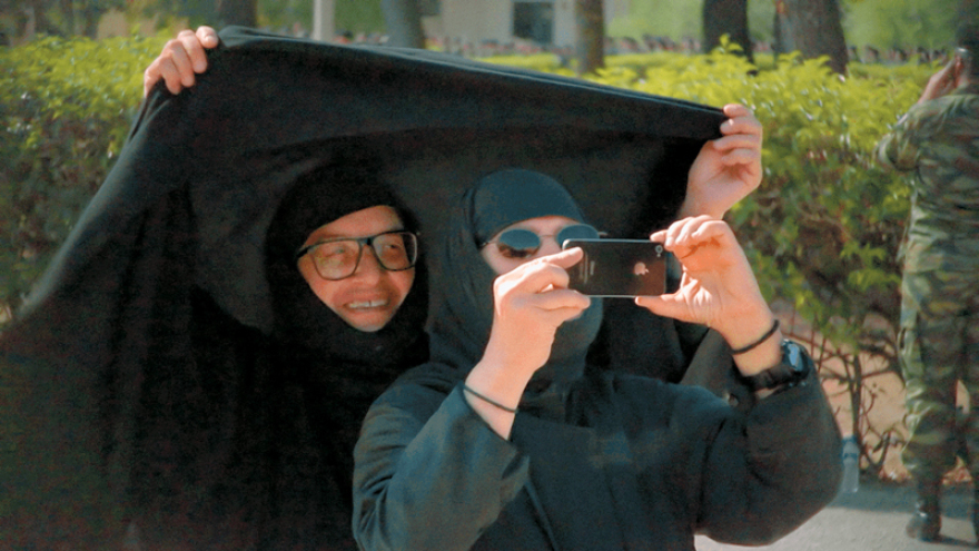 Λύρειο Ίδρυμα: Η ιστορία  6 κοριτσιών που έγιναν  «μάνες»  χιλιάδων  παιδιών