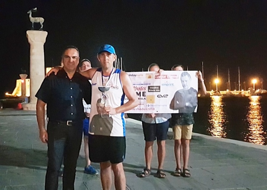 Περπατώντας έκανε τον γύρο της Ρόδου σε 42 ώρες! 