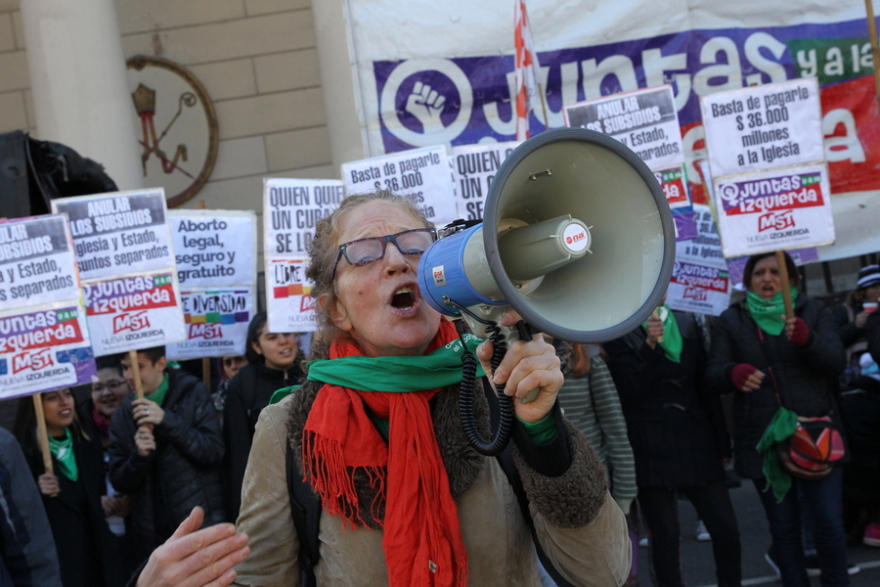 Αμβλώσεις στις ΗΠΑ: Εκεί που τα όπλα έχουν περισσότερα δικαιώματα από τις γυναίκες