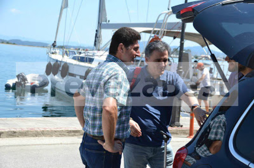 Φωτογραφίες: Στην Πρέβεζα για διακοπές ο Ευκλείδης Τσακαλώτος