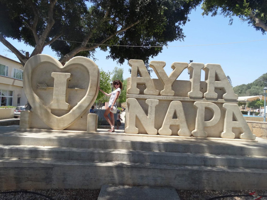 Αγία Νάπα: Κροίσοι, χλιδή, κιτς και αίμα