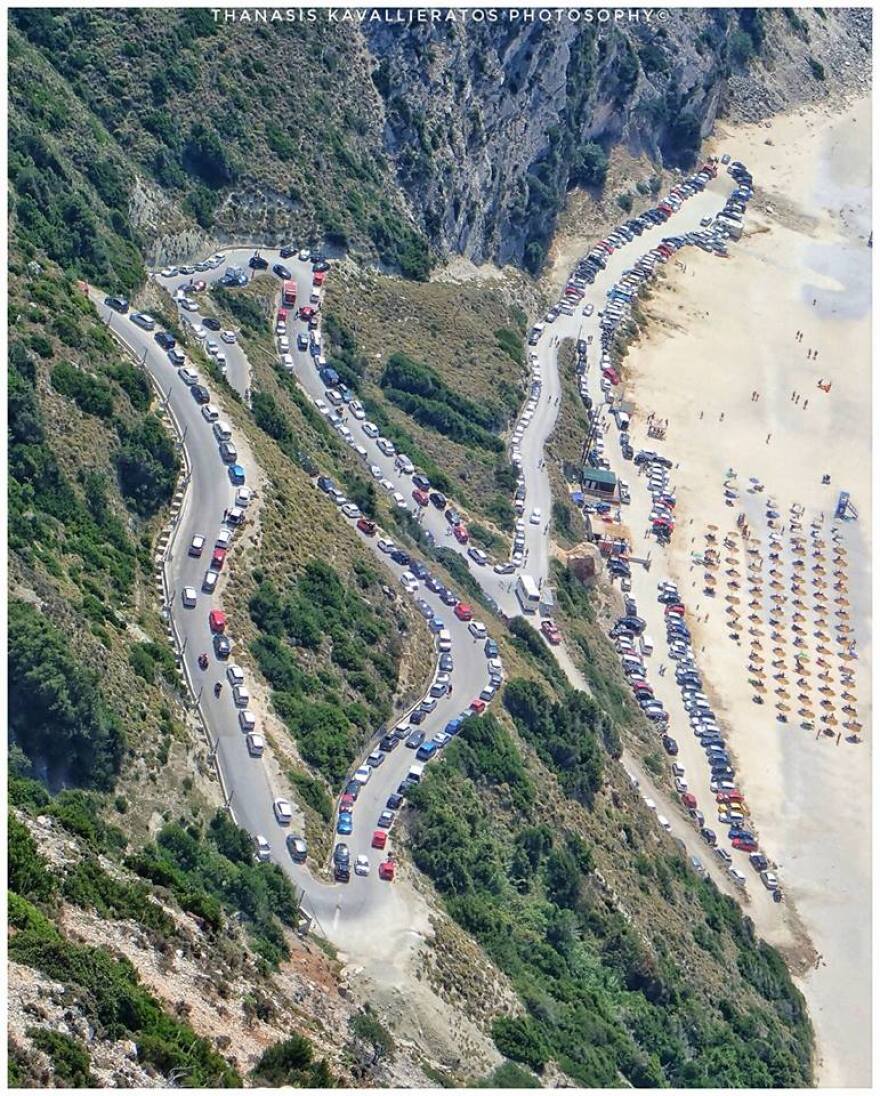 Το αδιαχώρητο στον Μύρτο λίγο πριν τον Δεκαπενταύγουστο