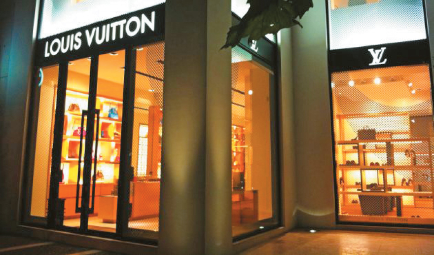 Louis Vuitton: Από τις μαϊμού τσάντες στα... μαϊμού POS