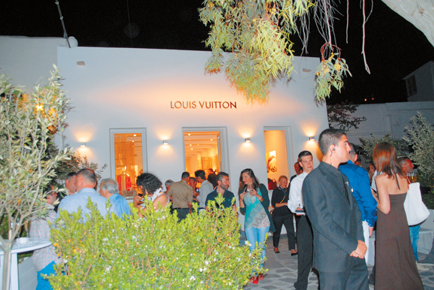 Louis Vuitton: Από τις μαϊμού τσάντες στα... μαϊμού POS