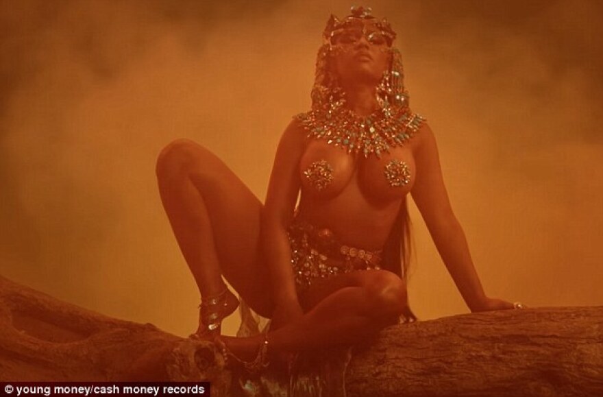 «Ηφαίστειο» η Νίκι Μινάζ στο νέο της βίντεο κλιπ