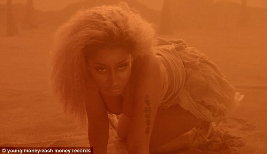 «Ηφαίστειο» η Νίκι Μινάζ στο νέο της βίντεο κλιπ