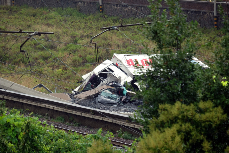 Ιταλία: Στους 35 οι νεκροί από την κατάρρευση γέφυρας - Παγιδευμένοι στα συντρίμμια ζητούν απεγνωσμένα βοήθεια