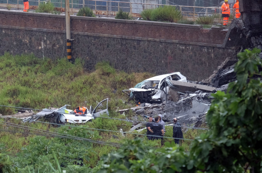 Ιταλία: Στους 35 οι νεκροί από την κατάρρευση γέφυρας - Παγιδευμένοι στα συντρίμμια ζητούν απεγνωσμένα βοήθεια