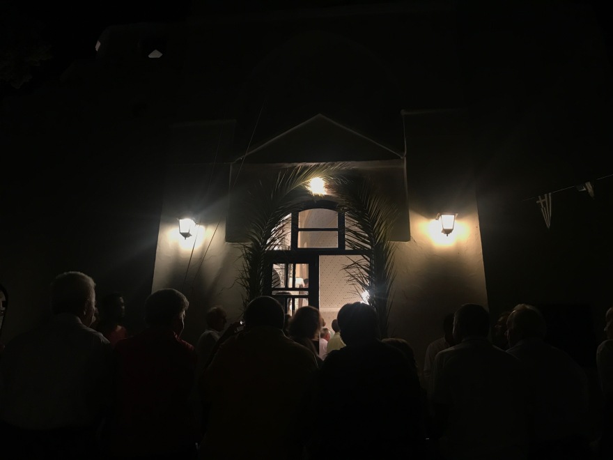 Φωτιά στο Μάτι: Στη Σίφνο αφιέρωσαν την λειτουργία στην αδικοχαμένη οικογένεια Φύτρου