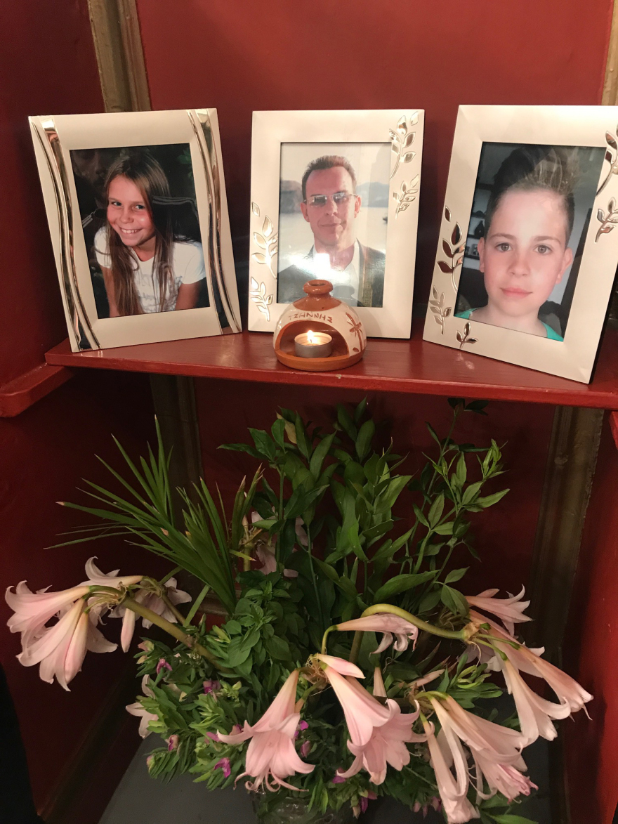 Φωτιά στο Μάτι: Στη Σίφνο αφιέρωσαν την λειτουργία στην αδικοχαμένη οικογένεια Φύτρου