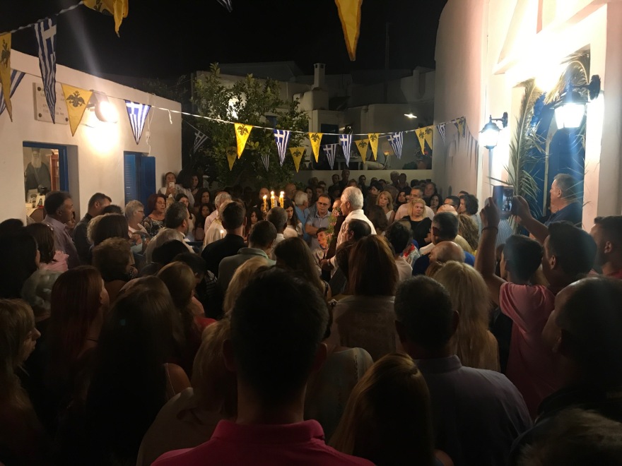 Φωτιά στο Μάτι: Στη Σίφνο αφιέρωσαν την λειτουργία στην αδικοχαμένη οικογένεια Φύτρου