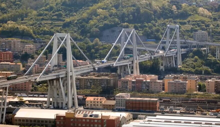 Γένοβα: Φωτογραφία-σοκ δείχνει την ερειπωμένη γέφυρα Μοράντι λίγο πριν την κατάρρευση 