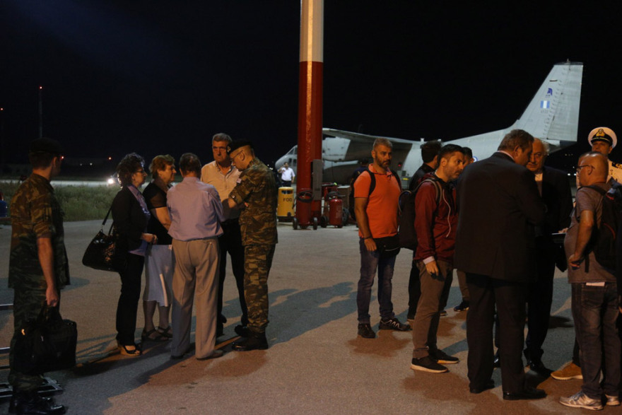 Θεσσαλονίκη: Η αγωνία των γονιών των δύο στρατιωτικών λίγα λεπτά πριν την επιστροφή