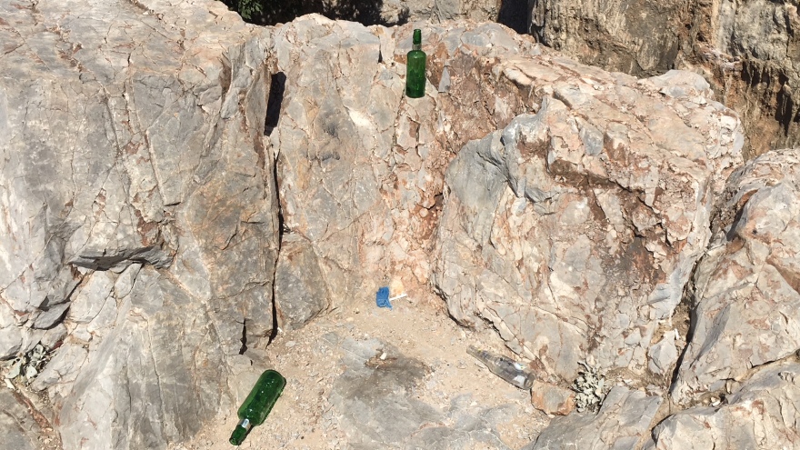 Έγκλημα στου Φιλοπάππου: Ψάχνουν πώς έπεσε στα βράχια μετά τη ληστεία ο 25χρονος φοιτητής