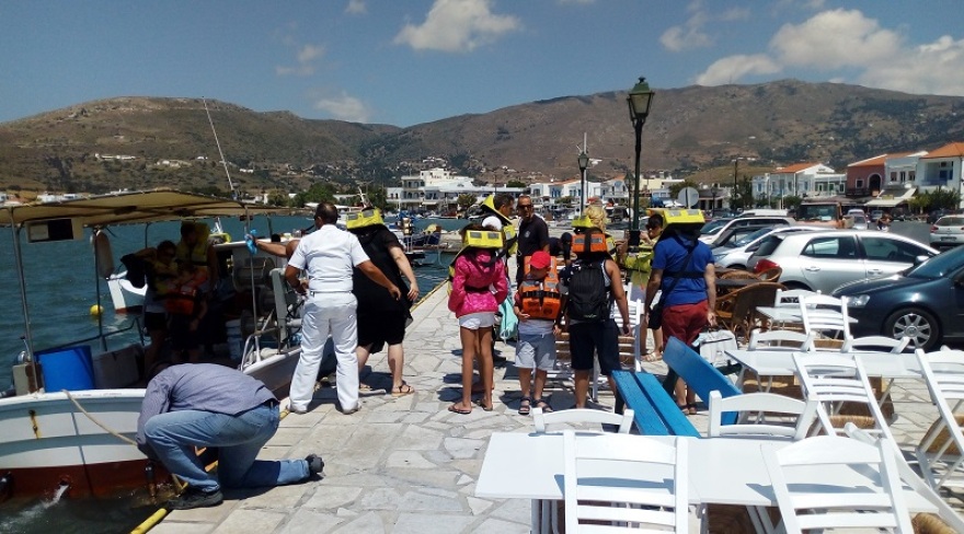 Φωτογραφίες: Δείτε την επιχείρηση μεταφοράς των 46 επιβατών από το Andros Jet 