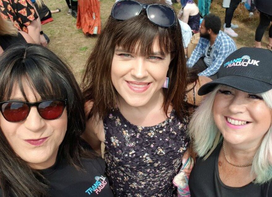 Lucy Clark... η πρώτη τραβεστί διαιτητής στην ιστορία του ποδοσφαίρου