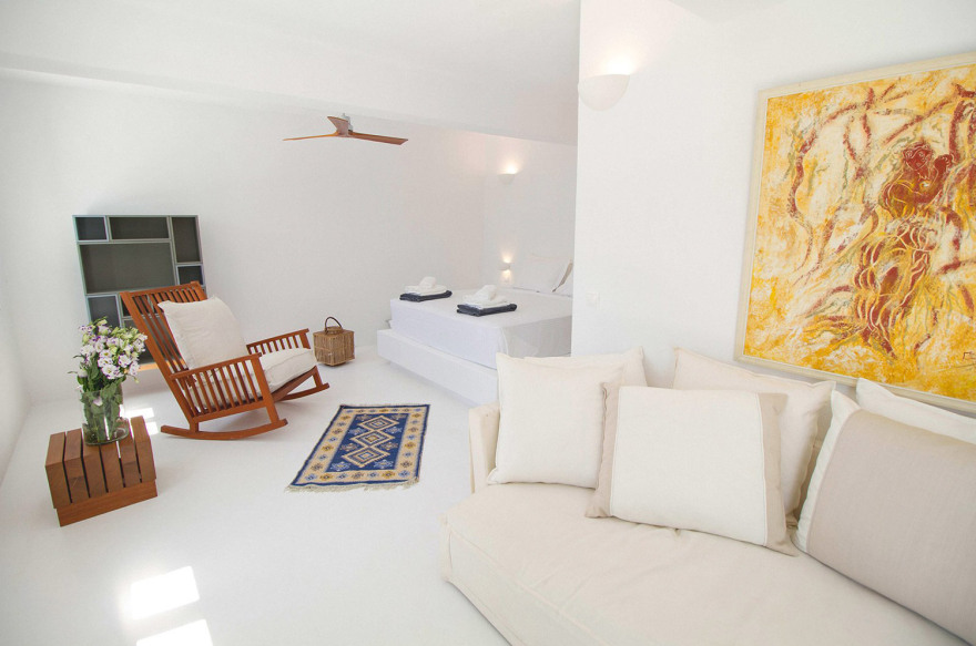 Η πρώην βίλα του Λάκη Γαβαλά... έτοιμη για πάρτυ