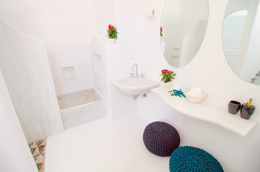 Η πρώην βίλα του Λάκη Γαβαλά... έτοιμη για πάρτυ