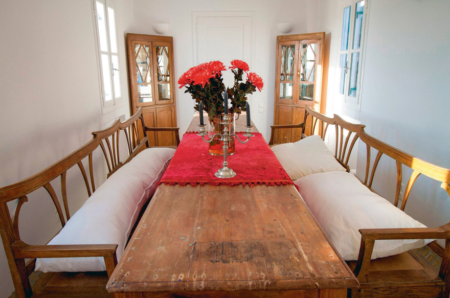 Λάκης Γαβαλάς: Στο «σφυρί» η βίλα του στη Μύκονο