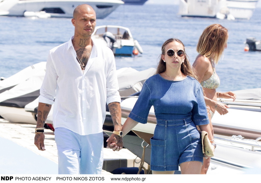Στη Μύκονο ο «σέξι κατάδικος» μαζί με τη... δισεκατομμυριούχο σύντροφό του 